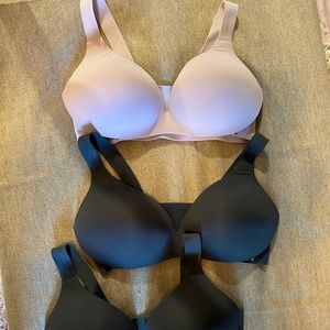 SOLD!!!!!!! Three VS  38D. 3 Bras very comfortable. padding